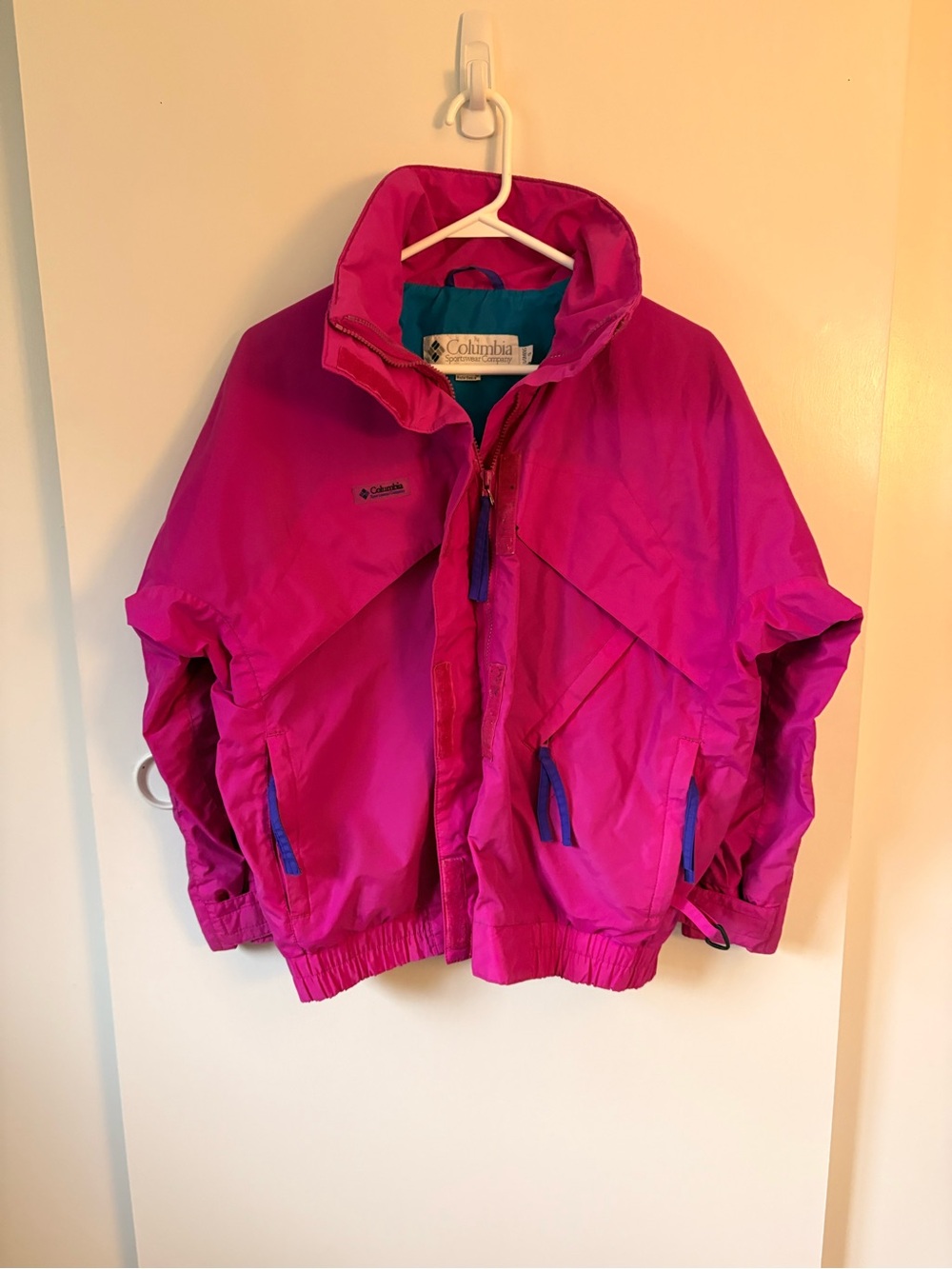 Women’s vintage small 1990s Columbia Whirlibird radial sleeve windbreaker